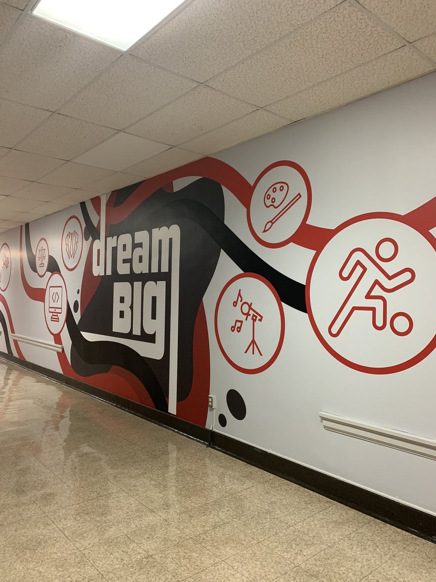 julkline's tweet photo. @RDGschools Students will be excited to see SOMS hallways on Monday! #RSDproud https://t.co/qWKkIiE8KE