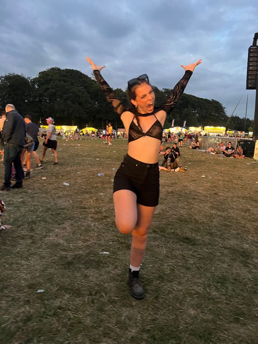 Lily-May Broadhead tweet media