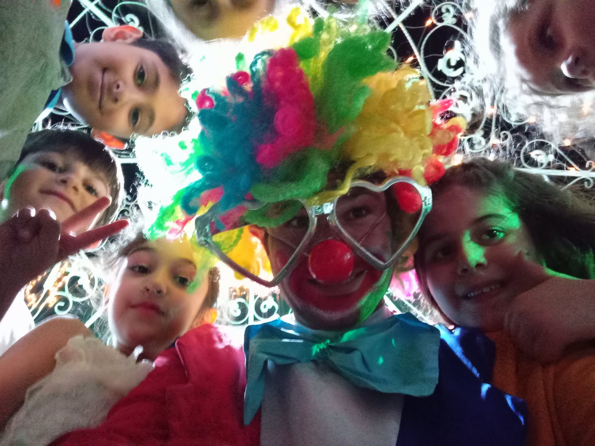 Çocuklarla eğlenmeyi hayvanlar ile ilgilenmeyi ve aynı zamanda fidan dikmeyi hiç bir şeye değişmem.🐾🤡🌱