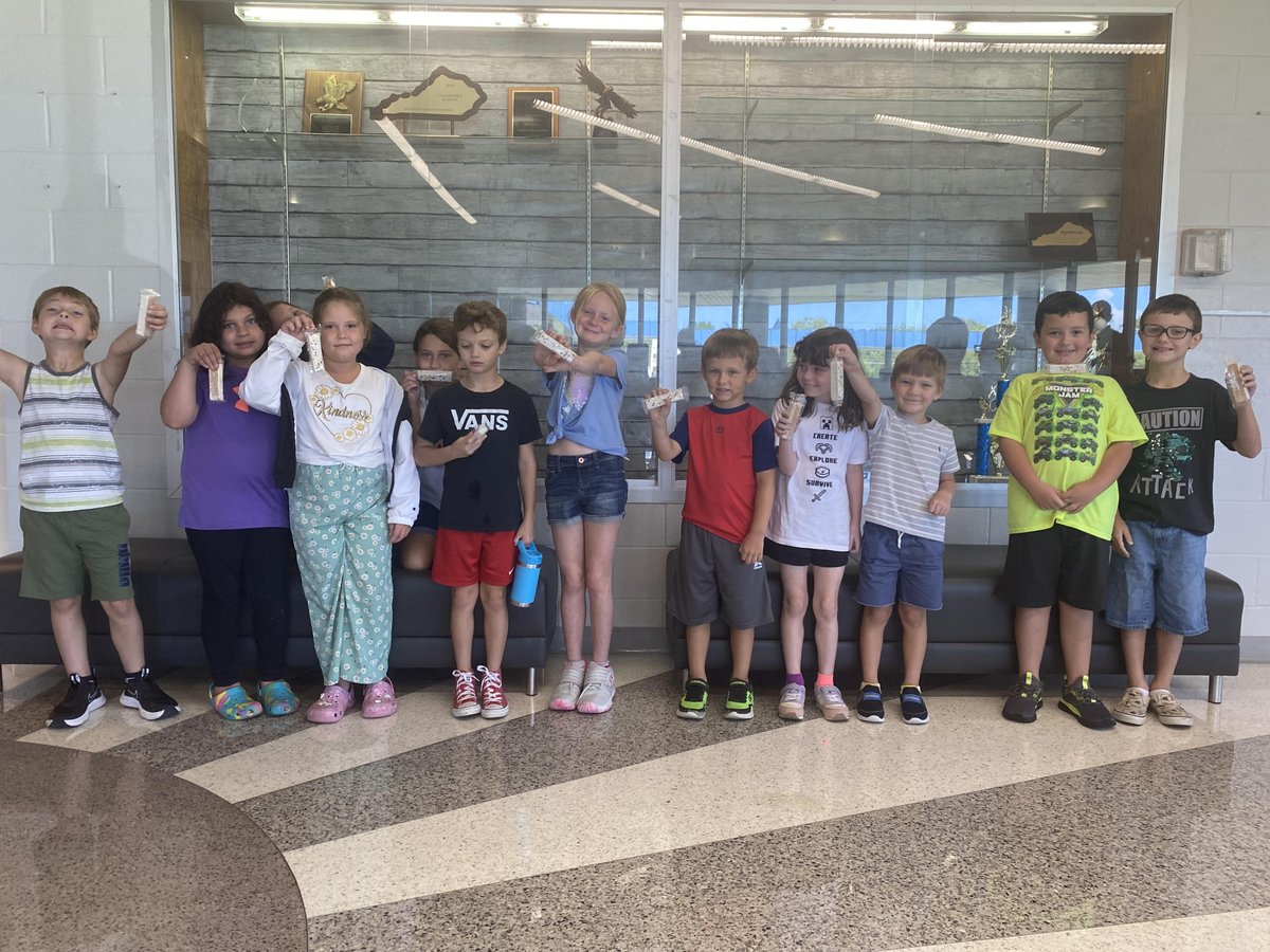 ChandlersSchool's tweet photo. Happy Birthday, Bears! 🎉

All students with a birthday between August 1st-August 28th were celebrated in Birthday Bears today! https://t.co/tHlkjRq0k5