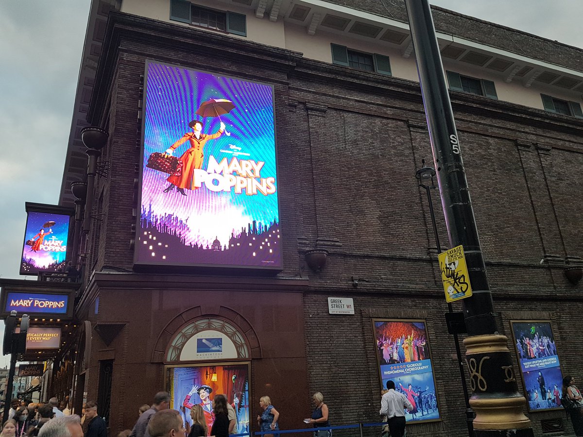 funkymunkyk's tweet photo. OMG - @MaryPoppins is sooooooo good, so far! - Hoped/thought it would be cool, but it's exceeding expectations! - literally awesome, & magical! ππππβ¨π#MaryPoppins #musical #London #theatre #lovelovelove #intervaltweets https://t.co/v8bXF7WJUp