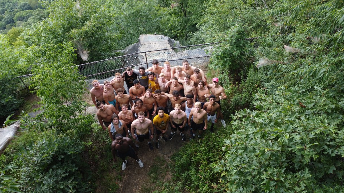 AppWrestling's tweet photo. #ReAchTheSummit

𝙏𝙝𝙚 𝙘𝙪𝙡𝙩𝙪𝙧𝙚 𝙞𝙨 𝙙𝙞𝙛𝙛𝙚𝙧𝙚𝙣𝙩 𝙝𝙚𝙧𝙚 𝙤𝙣 𝙩𝙝𝙚 𝙢𝙤𝙪𝙣𝙩𝙖𝙞𝙣. https://t.co/Q7GvjK6o5N