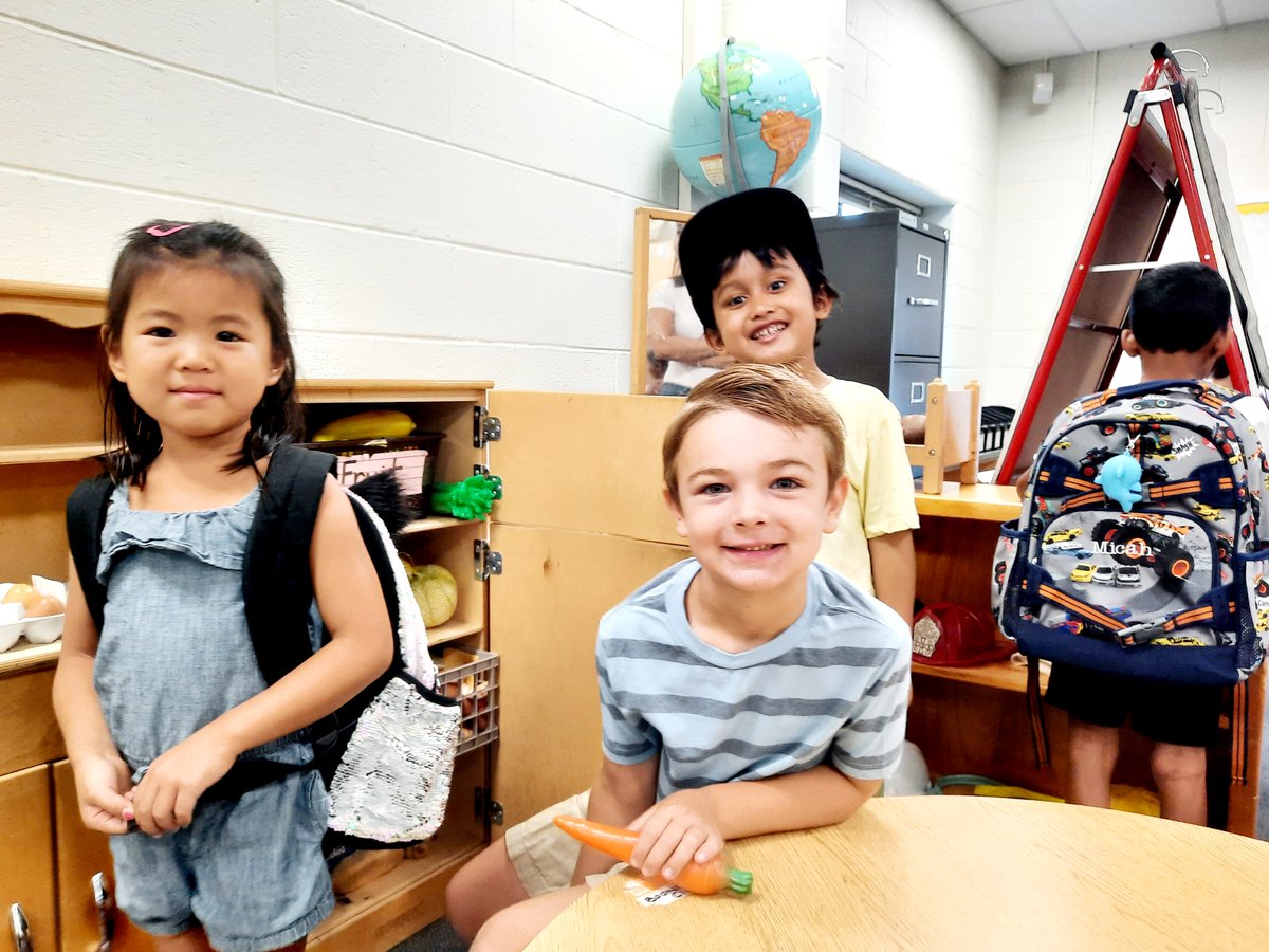 hcpss_waves's tweet photo. What an awesome Open House today! We can't wait to see everyone for the first day of school on Monday at 9am!😊 #GetSetHCPSS https://t.co/UMG0ph6BUT