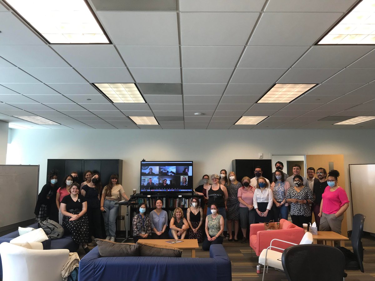 This week we not only kicked off a new academic year, but we welcomed 25 graduate students to RRCHNM. Read our latest blog post for more on just how critical the contributions of these 25 graduate students are to the work we do:  rrchnm.org/about-rrchnm/r…