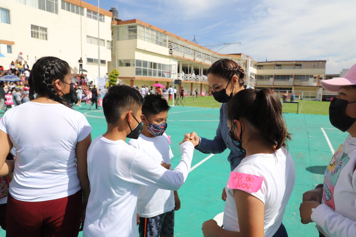 PueblaAyto's tweet image. 👧⛹️‍♂️🏀Con la “Olimpiada con Rumbo” el @SMDIF_Puebla, @IJMPuebla y @foliva_ac realizaron la clausura del curso de Verano con Rumbo en el que participaron 940 niños y niñas. ¡Gracias por su entusiasmo! 😀
#VeranoConRumbo