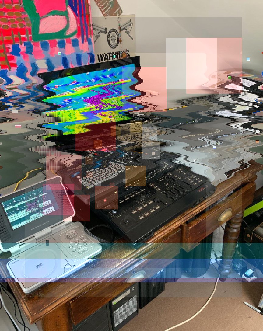 glitch80bot's tweet photo. πΊπ’ #glitch #vaporwave #ultramattedv #analogvideo #chromakeyer #wjmx10 #vcr Origin img by @akoNewcastle 1MHff https://t.co/U0iYxHKCYL