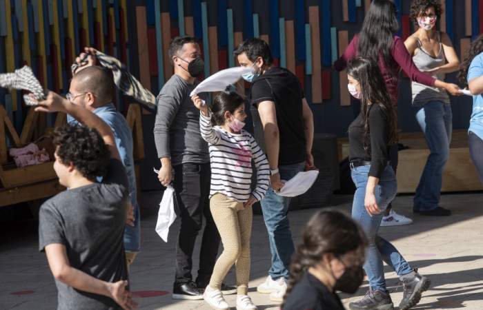 centroGAM's tweet photo. #TeLoDice😎 @lt_finde "Prepárate para el 18: en el GAM habrá clases de cueca urbana masivas y gratis" 🇨🇱
Y con estas buenas noticias no hay mejor idea que venir este finde a GAM por sus buenos zapateos. #Gratis sin inscripciones.
👉https://t.co/5ck5cz10PL https://t.co/hMqHukhbzG