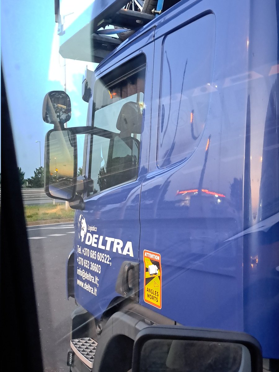 realbarbi2749's tweet photo. The view was good, the weather warm and traffic jams_4_ were in the opposite side of the highway but it was a long road.
#balcsi #roadtrip #lakeofhungary https://t.co/n4jJ7yCwe3