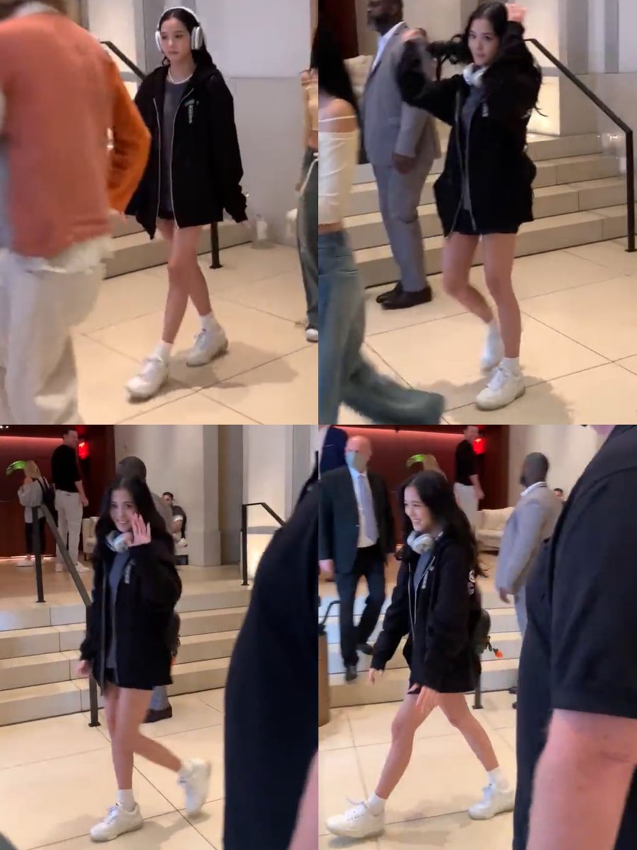 jichusworld's tweet photo. JISOO LOOKS SO GOOD https://t.co/mTFory8yL6