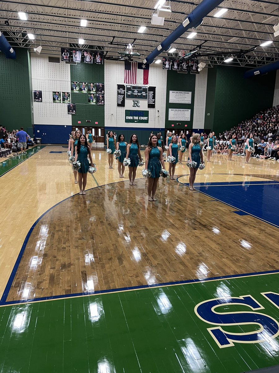 Probably the only pep rally I get this fall and it was a good one! Loved seeing our Sapphires rocking it out there and band doing their thing 💙💚