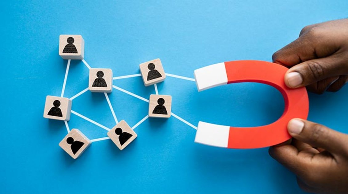 venetoasset's tweet photo. 1/ Já falamos sobre outras vantagens competitivas em uma de nossas threads, mas dessa vez focaremos no customer captivity, deixando-o mais tangível com alguns exemplos e subclassificações.
https://t.co/z1XGJfvox4 https://t.co/aotPRzFwrT