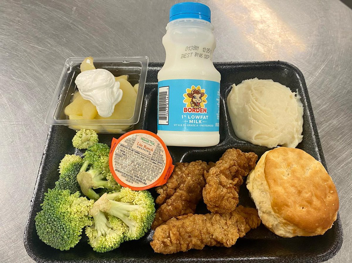 GaDOENutrition's tweet photo. It might be Friday afternoon, but we're headed into the weekend still dreaming about the quality school meals served across Georgia this week!
๐ Emanuel County
๐ Gwinnett County
๐ Thomas County
๐ Whitfield County
@georgiadeptofed #FuelingGA #KeepGAFed #KeepGALearning https://t.co/AvDSP181Vx
