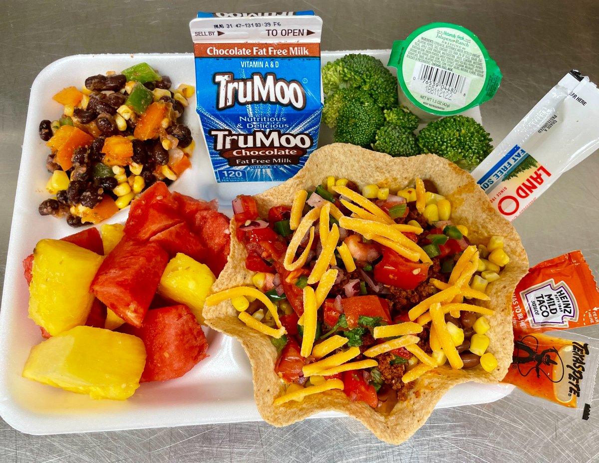 GaDOENutrition's tweet photo. It might be Friday afternoon, but we're headed into the weekend still dreaming about the quality school meals served across Georgia this week!
๐ Emanuel County
๐ Gwinnett County
๐ Thomas County
๐ Whitfield County
@georgiadeptofed #FuelingGA #KeepGAFed #KeepGALearning https://t.co/AvDSP181Vx