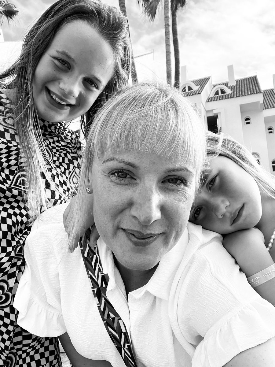 Claire Earnshaw tweet media