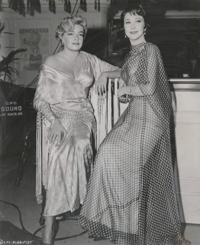 Oh my God QUEENS. #SimoneSignoret #VivienLeigh #SUTS