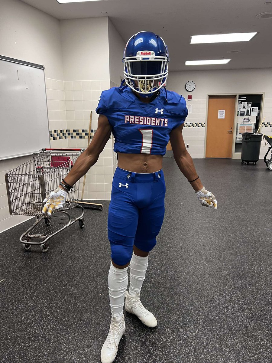 Senior szn 💪🏽. I’m going to finish with a boom. 👀