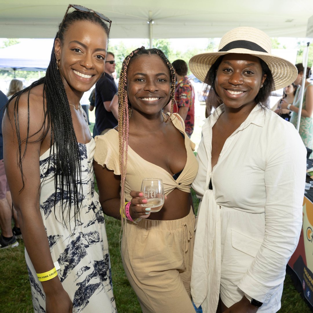 CrushWineXP's tweet image. Cheers to the last weekend in August -- enjoy every minute of it!

#FridayFunTimes #CheerstottheWeekend #LastMomentsoftheSummer