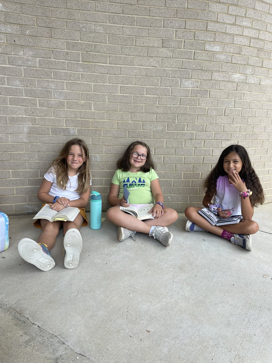 MGatesclass's tweet photo. What a great week in 4th Grade! @fairviewesfcps https://t.co/NruwDg3tls