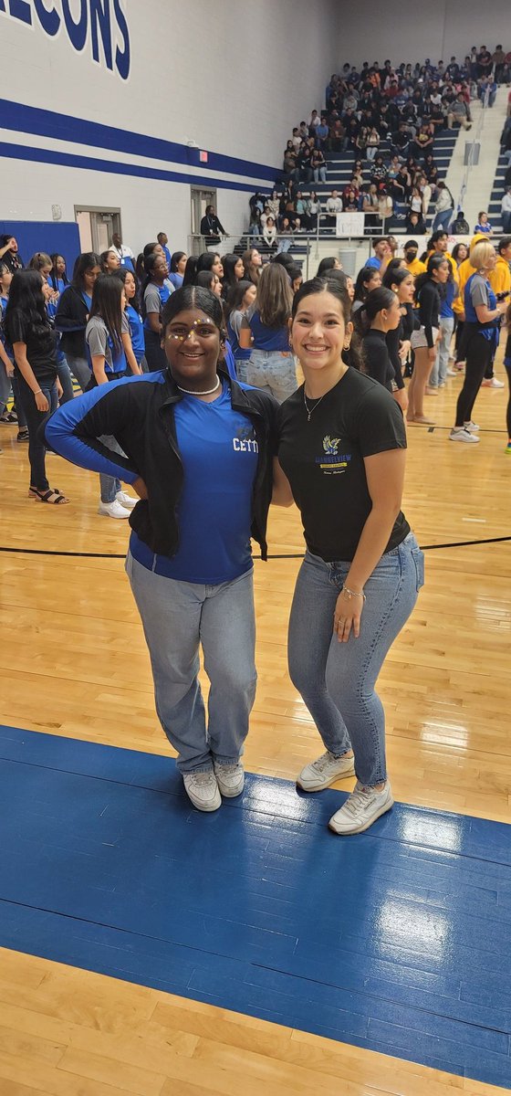 chsinteract5890's tweet photo. Shout out to our Interact President Ximena who killed it leading today's rally! #chs #channelviewhighschool #InteractClub https://t.co/1FjCw1YoWc