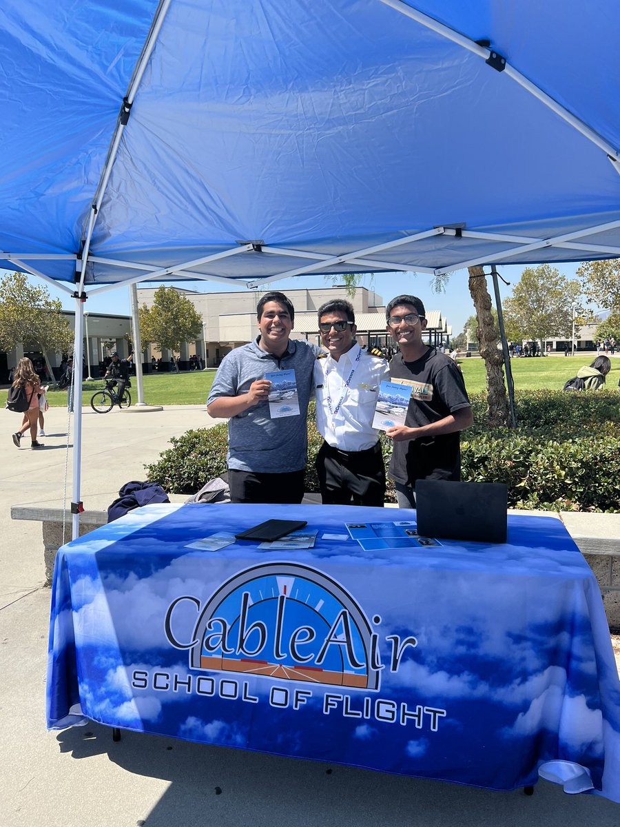 Welcome our former student c/o ‘19 currently a Commercial Pilot from Cable Air Flight School during both lunches today! <a href="/LOHS_Grizzlies/">Principal Cypher</a> @OsosAsb