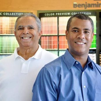 manudan711's tweet photo. Shoutout to West End's Benjamin Moore / Southwest Paint, and its father &amp; son owners Tom Portis Sr &amp; Jr (Adams Park resident), for donating much of the paint used to do the #AdamsPark #AsphaltArt #WalkLane. They care about community so if you need paint spend your money here! https://t.co/4l6on5mb8N