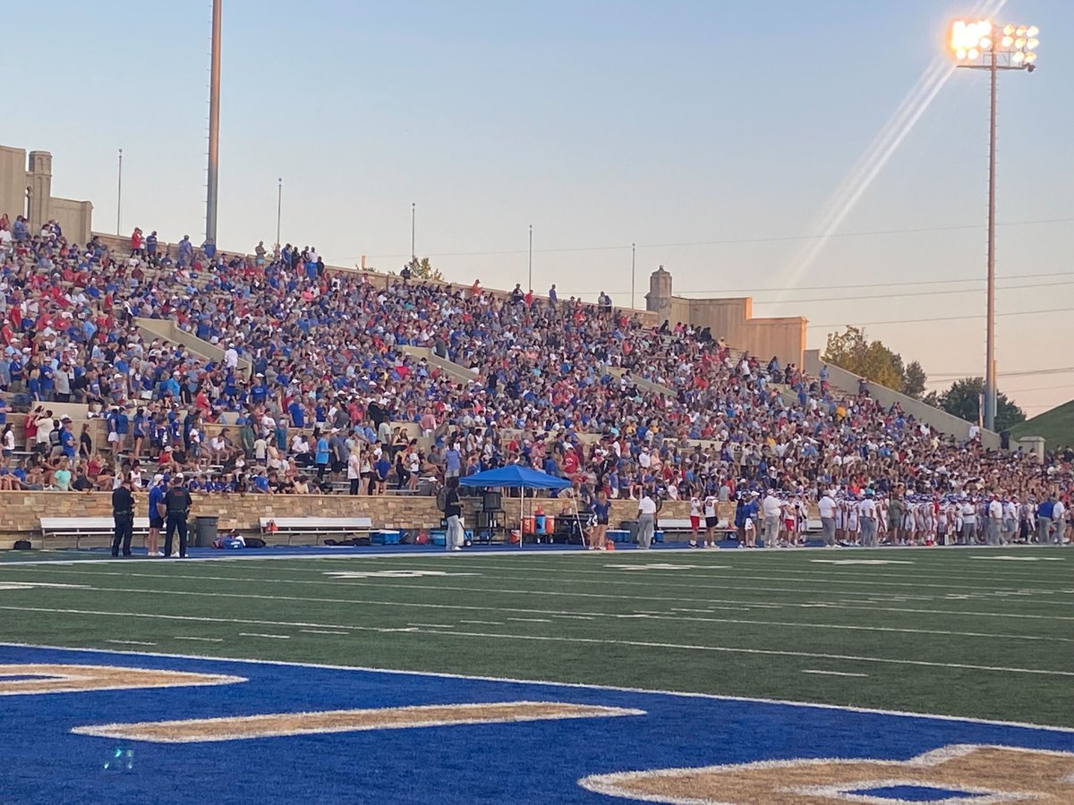 GoFanHS's tweet photo. We enjoyed the “Battle of the Burbs” in Tulsa last night with @OwassoAthletics and @BixbySpartanFB! We’re proud to partner with both of these outstanding teams to elevate the event experience for their staff and fans. #GoFanHS https://t.co/xn5HethM3o