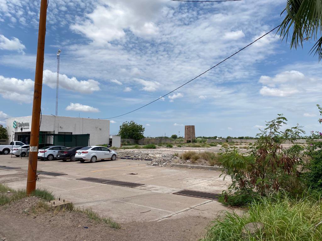 expansionbr's tweet photo. TERRENO COMERCIAL EN VENTA

- Calle Norman Borlaug (5 de Febrero) entre Calles 300 y 400
- Zona comercial y agroindustrial
- Ideal para bodegas, plaza comercial, Punto de venta de fertilizantes, refaccionarias, etc
- Superficie 7,219.2 m2 (56.4x128)
- Precio: $2,000 por m2 https://t.co/fJGQRLz0PP