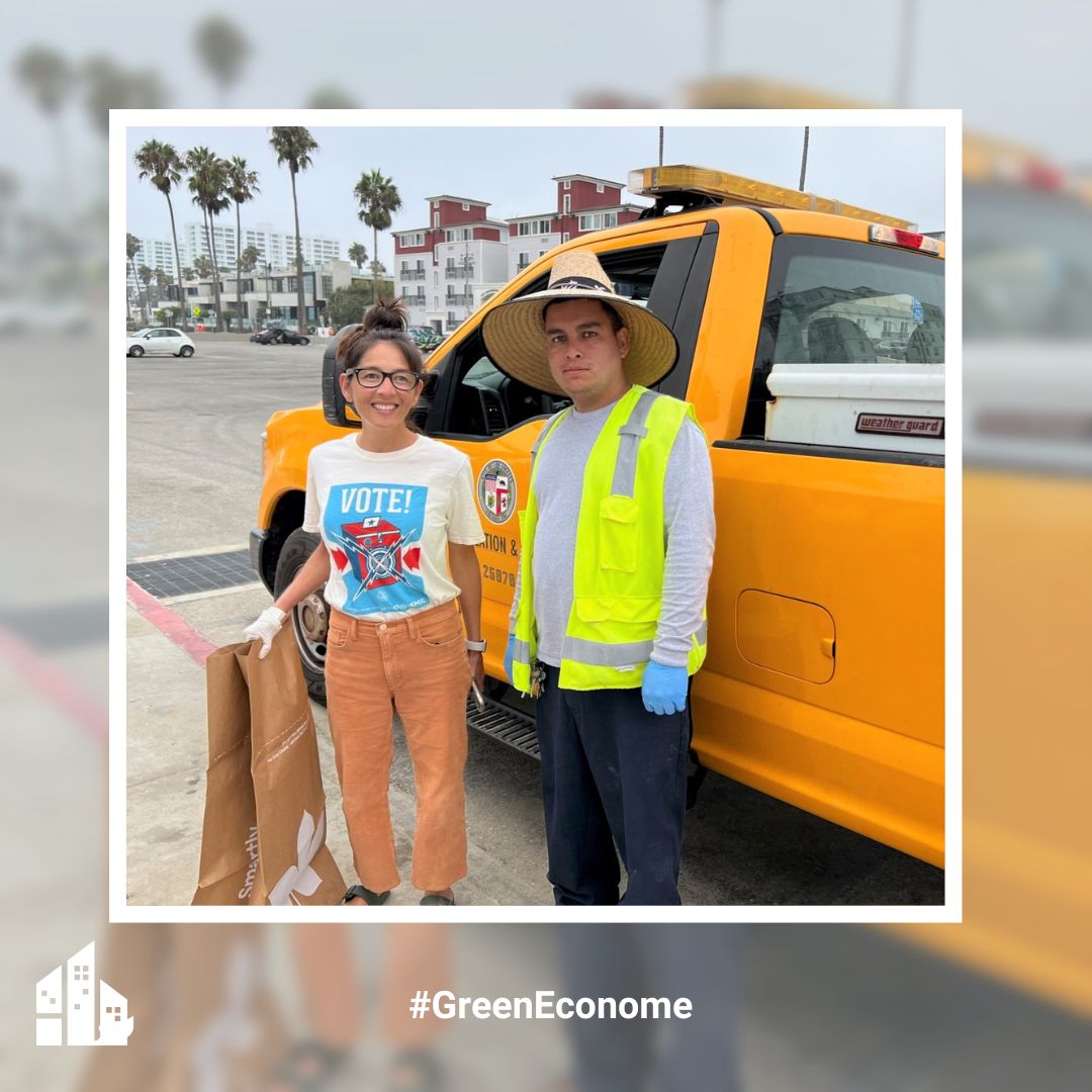 GreenEconoME's tweet photo. Another beach cleanup is in the books. This time with our friends in #VeniceBeach. Join us next month! We will be at Ocean Park Ave. Beach in Santa Monica from 9-10 am on Friday 9/30/22. 
@healthebay #greeneconome #plasticfree #oceanconservation #zerowaste #environment https://t.co/hpeay2u74o