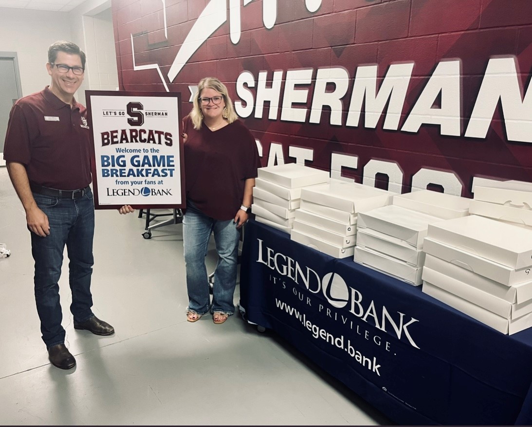 LegendBank's tweet photo. Let's go @ShermanISD Bearcats! Our Sherman bankers were proud to provide you with the Big Game Breakfast! We are cheering you on tonight in the 124th Battle of the Ax! Let's gooooooooo!
#FeelGoodFriday @SHBearcatATH @coachcoryc #BattleOfTheAx #buildingbearcats https://t.co/K1LxEwHGbT
