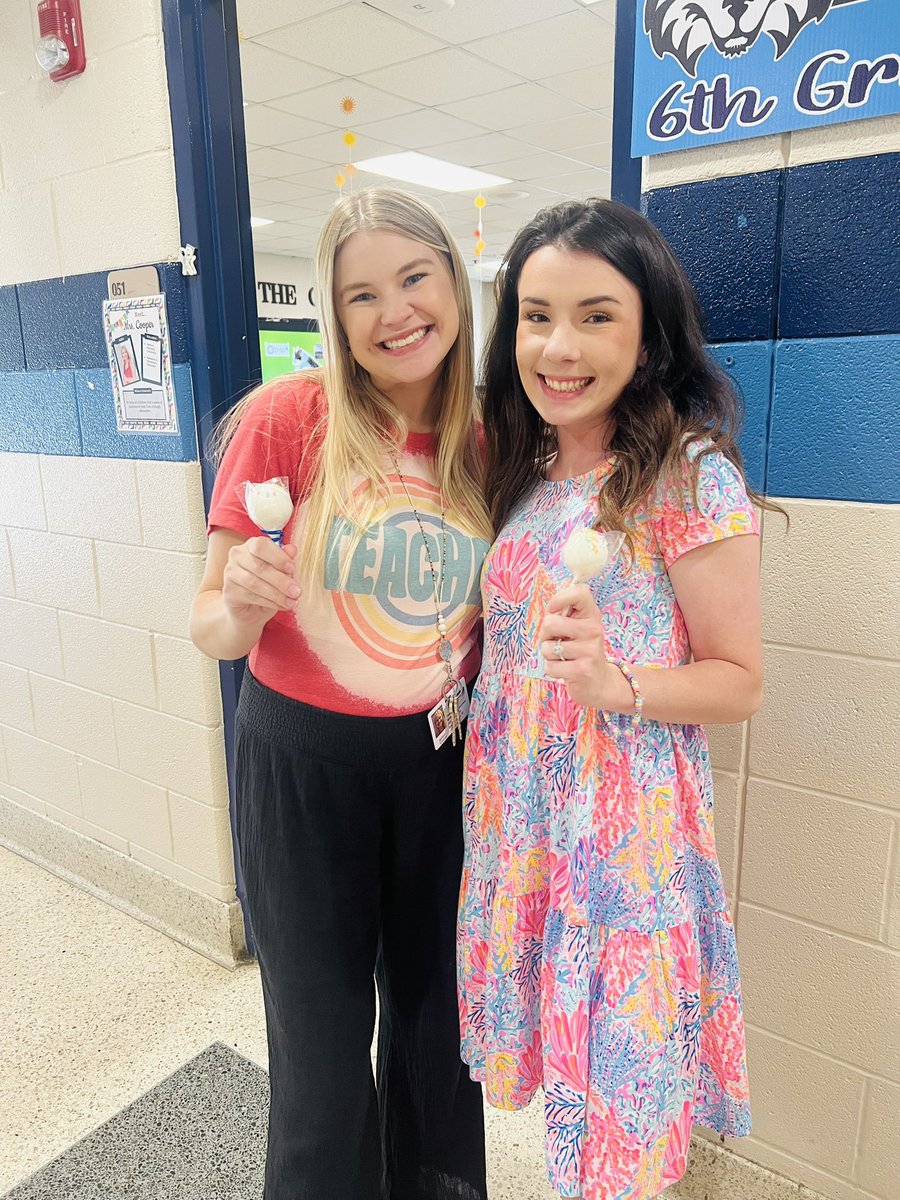 coopersclass6's tweet photo. HAPPIEST OF BIRTHDAYS TO YOU, MS. SYRA!! 🥳 #BRIGHTatBriarwood @learnwithmssyra https://t.co/WcuogPp9s4