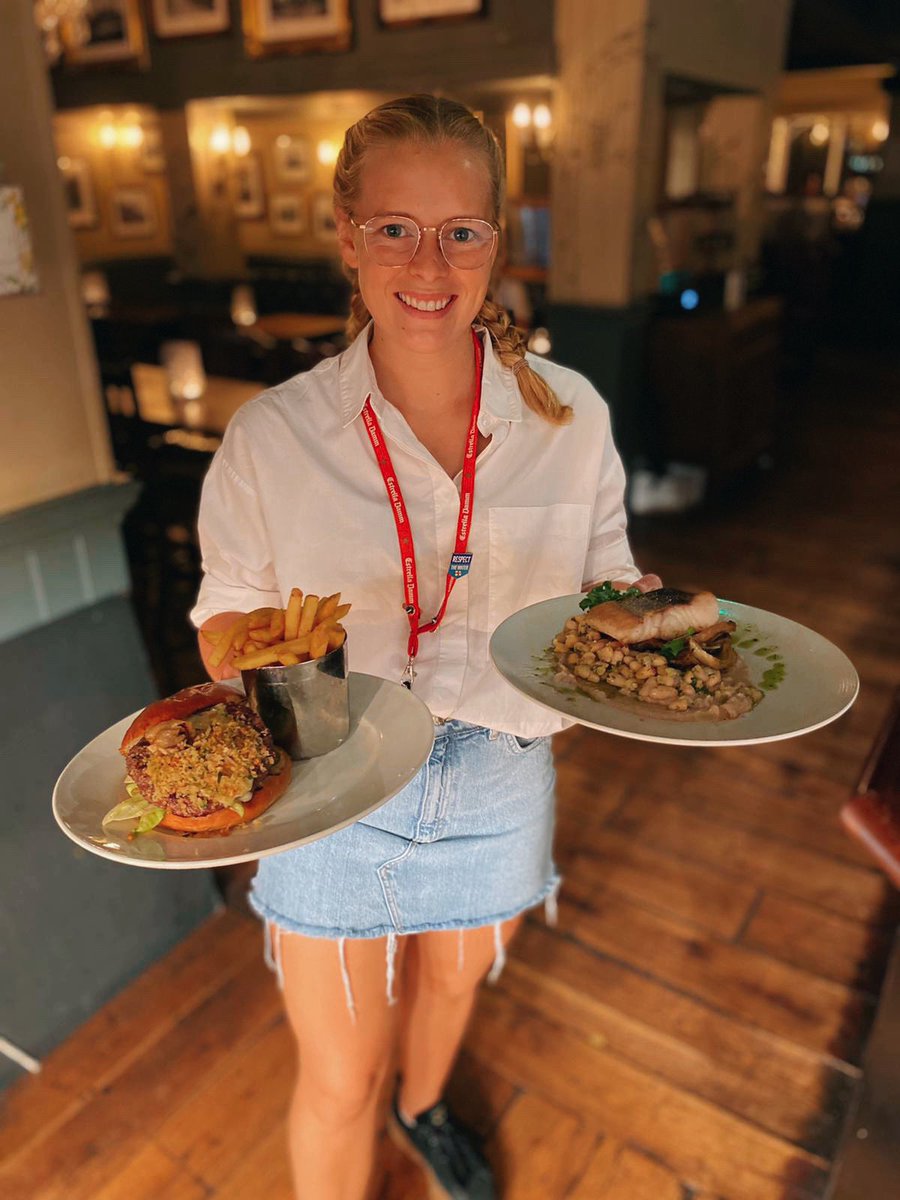 Bank holiday weekend off to a bang @theboatersinn 🍸 

📍The Boaters Inn, Canbury Gardens, Lower Ham Rd, Kingston upon Thames KT2 5AU

📧enquiries@boaterskingston.com 

💻 boaterskingston.com

🧿 Find us on @opentableuk 

happy always,
𝙏𝙝𝙚 𝘽𝙤𝙖𝙩𝙚𝙧𝙨 𝘾𝙧𝙚𝙬⚓️