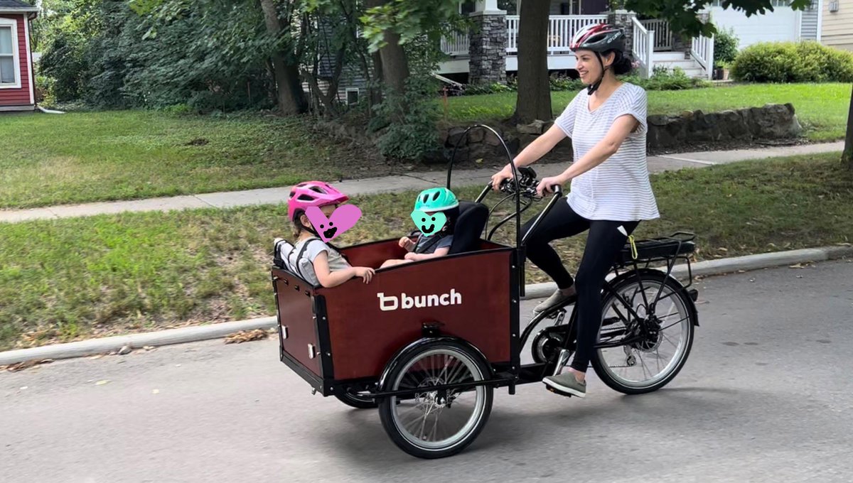 alexajbush's tweet photo. Perfect day for a ride ๐ ๐ฒ
Get out there, Michigan!
@BunchBikes #ebikes #etrikes #cargobike https://t.co/YB6XKEOuVM
