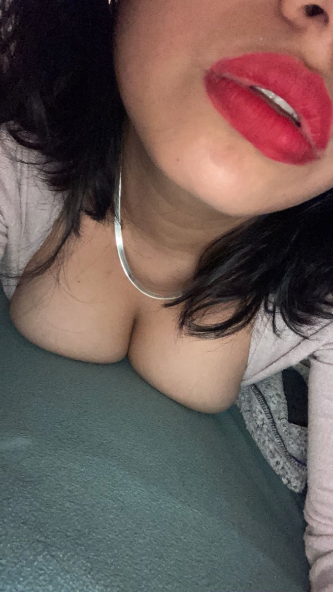 KarlaSwinger1's tweet photo. Execelente tarde para todos 😘😘 https://t.co/FGBhoWOStO