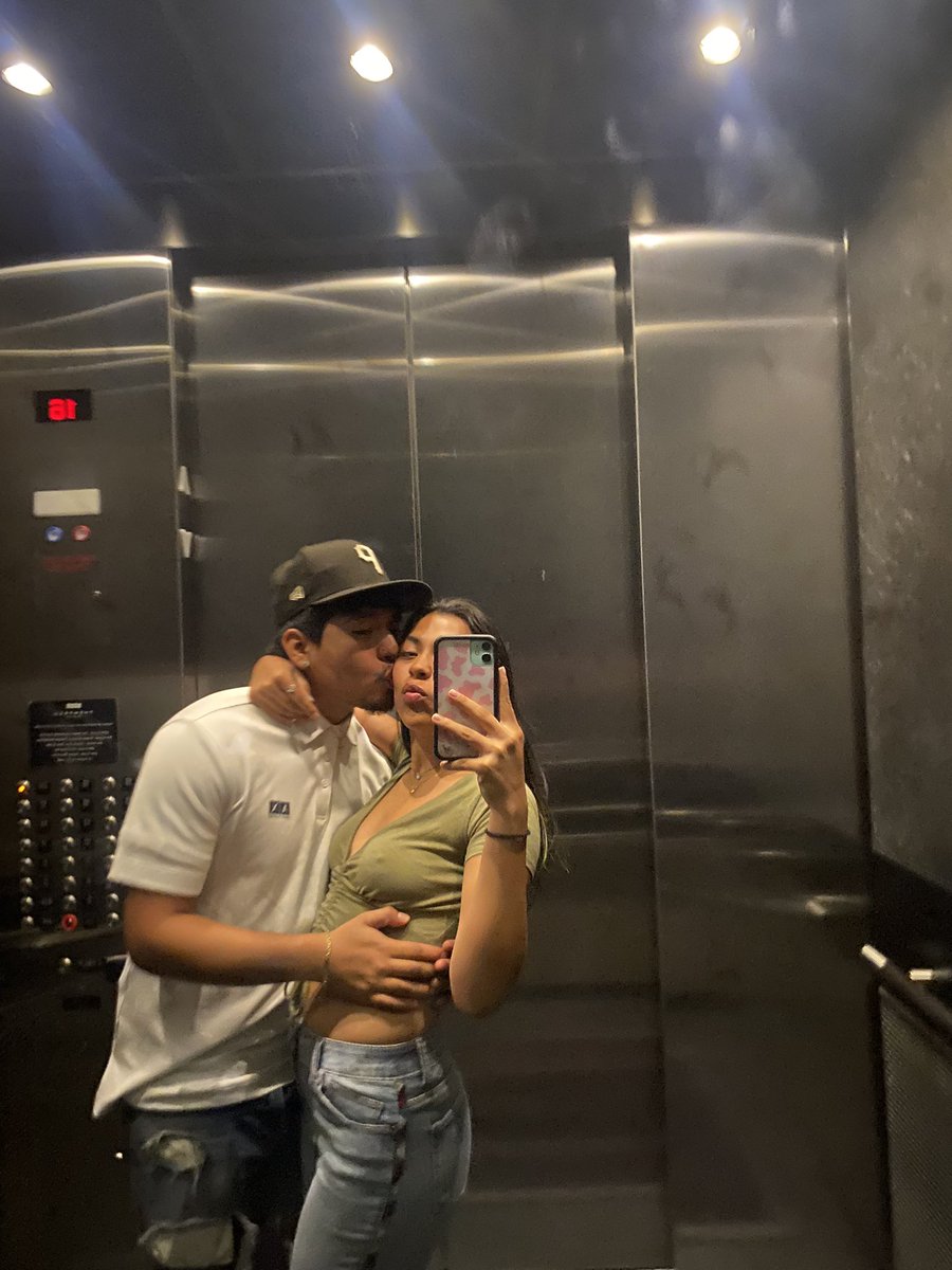 sofiasortto's tweet photo. Us 🤝 elevator mirrors https://t.co/7UyOXHq361