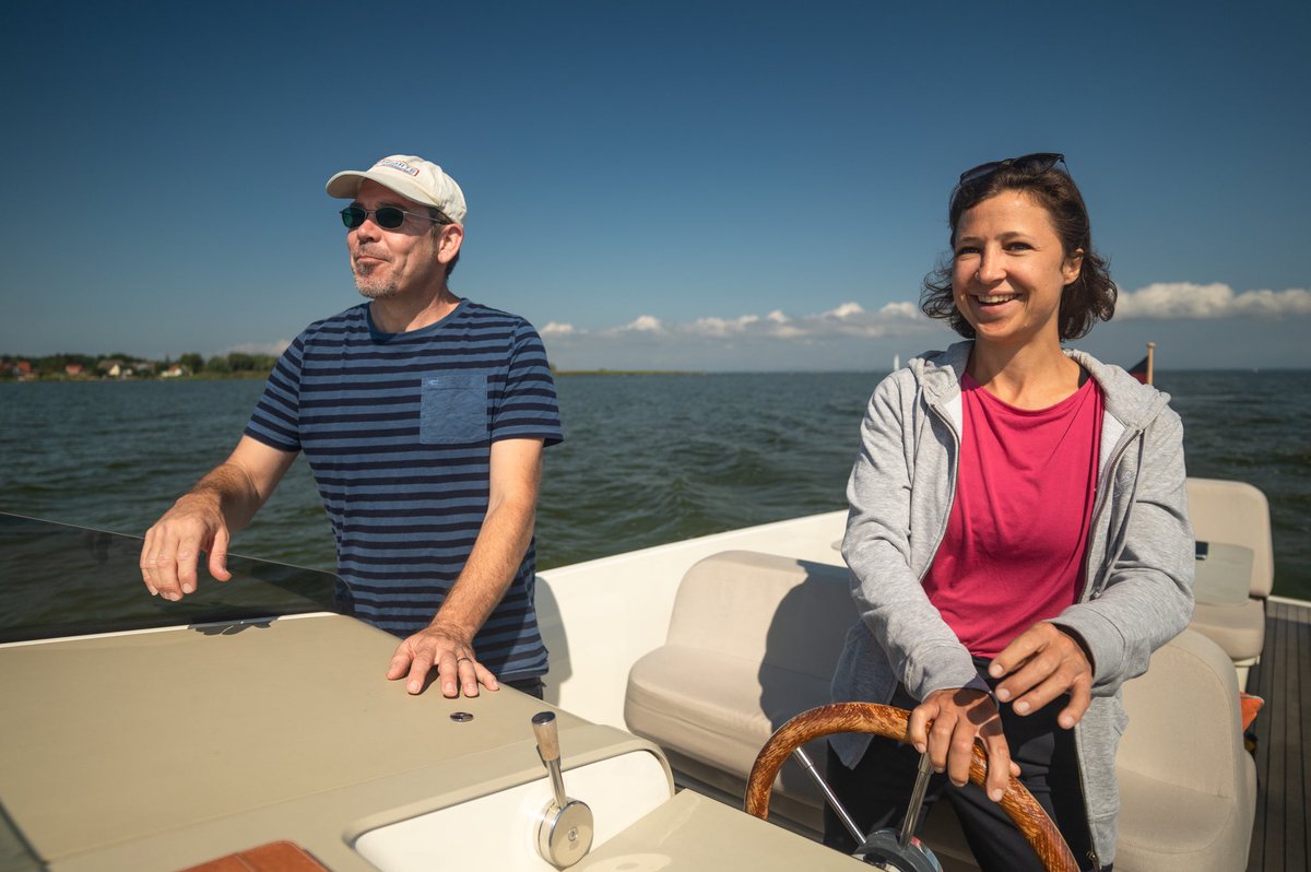 Die Europaparlamentsabgeordnete <a href="/HNeumannMEP/">Hannah Neumann</a> war auf Ihrer Gesprächsreise von der Oder nach Swinemünde auch bei uns zu Gast. Wir sagen Danke für den Austausch auch an #rewildingoderdelta und tolle Idee mit dem #Elektroboot anzureisen. 🚤 🔋 🔌