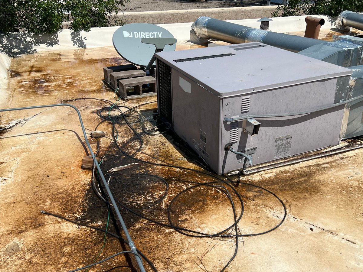 RickCourvilleNM's tweet image. STICK A FORK IN IT - IT’S DONE!

This old TPO roof has seen better days and is leaking into the apartment below. No problem, RMC Roofing is on the job!

#roofproblems #flatroofs #roofer #roofingxontractor #roofingexperts #tporoof