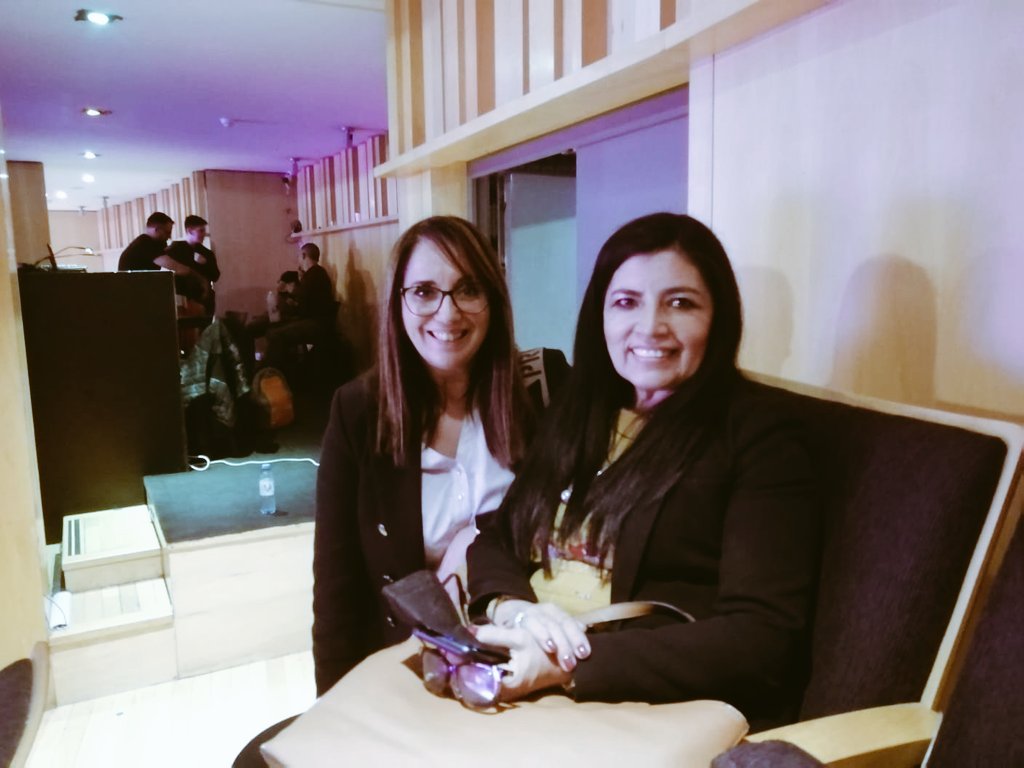pattyhidal's tweet photo. Mujeres "Haced política, porque si no la hacéis, alguien la hará por vosotros y probablemente contra vosotros". @pzuban
Hermoso encontrar miembros de la @RedPolitologas por el mundo 🌎 @flaviafrei
#nosinmujeres #MaratonComPol https://t.co/1KwOFigEJs