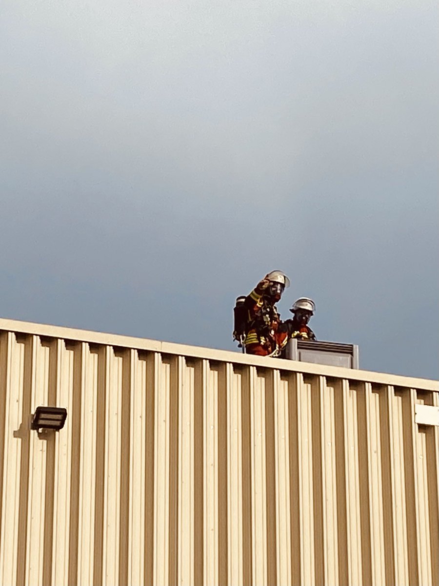 22 Unwetterbedingte Einsätze, ein Feuer 2 und ein PKW Brand, die Bilanz des Nachmittags/abends, wenn plötzlich alles auf einmal kommt! Danke an alle ehrenamtlichen Kräfte für die Unterstützung bei den Einsätzen 🚒 #unwetter #feuer #neumünster112 #feuerwehr #ehrenamt