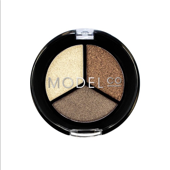Rachel92986Hill's tweet photo. So good I had to share! Check out all the items I'm loving on @Poshmarkapp from @SheenaLindsey19 @Kima63731980 #poshmark #fashion #style #shopmycloset #modelco #becca: https://t.co/XVfD73X84e https://t.co/MeWZS3dHmu