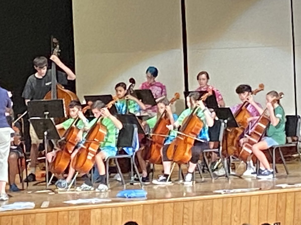jdbillscnzm's tweet photo. Rising 6th Grade student-musicians - “B Orchestra” brings it from boogie-woogie to The Land of Silver Birch - thanks ⁦@MrsCheney⁩ Great week Wildcats! ⁦@maggiemercer64⁩ ⁦@BernerTracy⁩ ⁦@WGFineArts⁩ ⁦@WestGeneseeCSD⁩ https://t.co/NZ0iW72jU5
