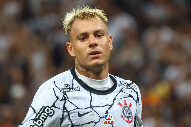 Sporting quer reforçar o ataque

Leões dispostos a oferecer 8 milhões de euros por Roger Guedes, mas o Corinthians não quer vender, informa <a href="/geglobo/">ge</a>