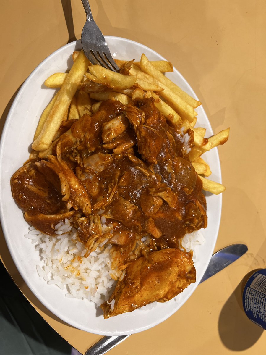 krag's tweet photo. @DrLynziA I’ve just had the very welsh “half chips half rice with curry” and it was soooo good! https://t.co/6vciymJwXS