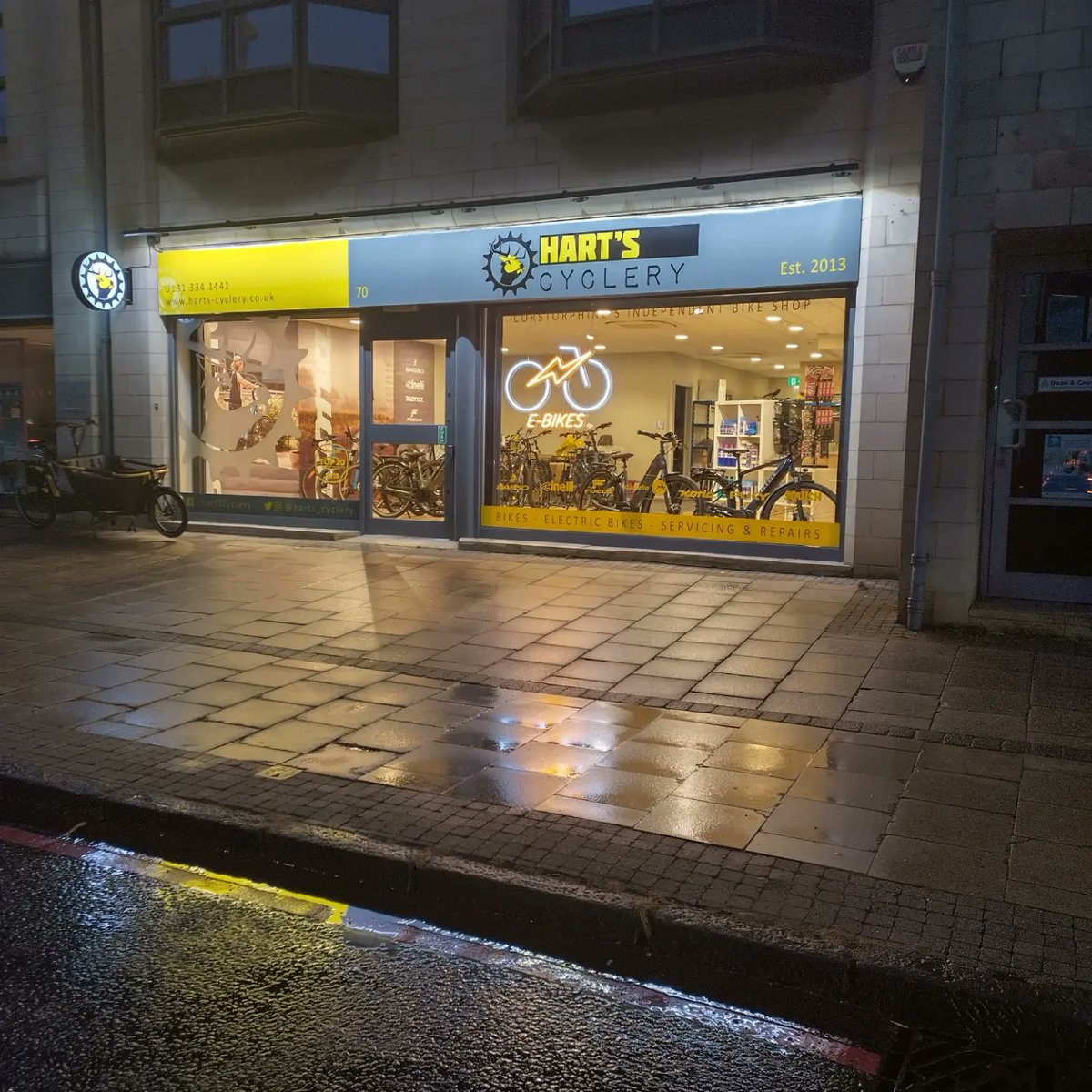 Grand Opening of 70 St John's Road tomorrow!

At least 15% off 2022 bikes and some upto 25% off.

Buy a bike and claim a free coffee from Cafe Vigo!

We'll have refreshments in store, too :-)

Oh and a prize draw!