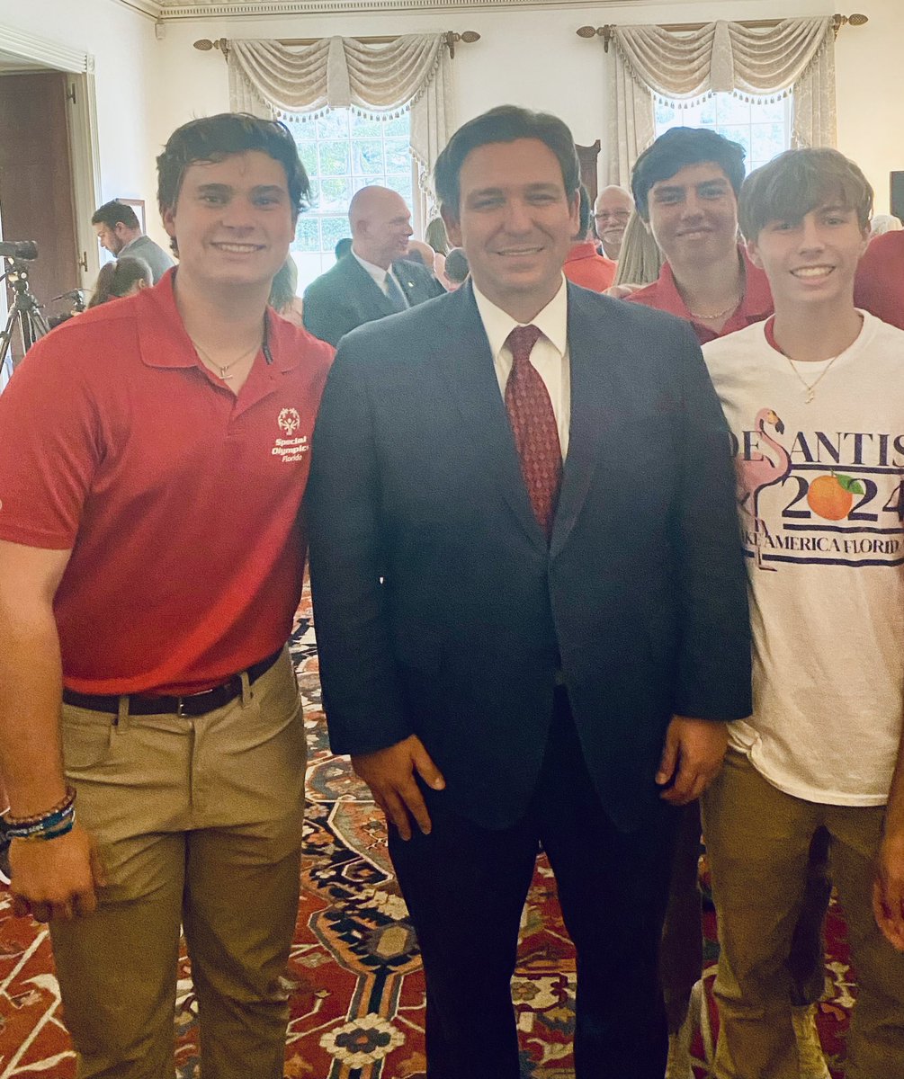 Trollyson7 tweet media