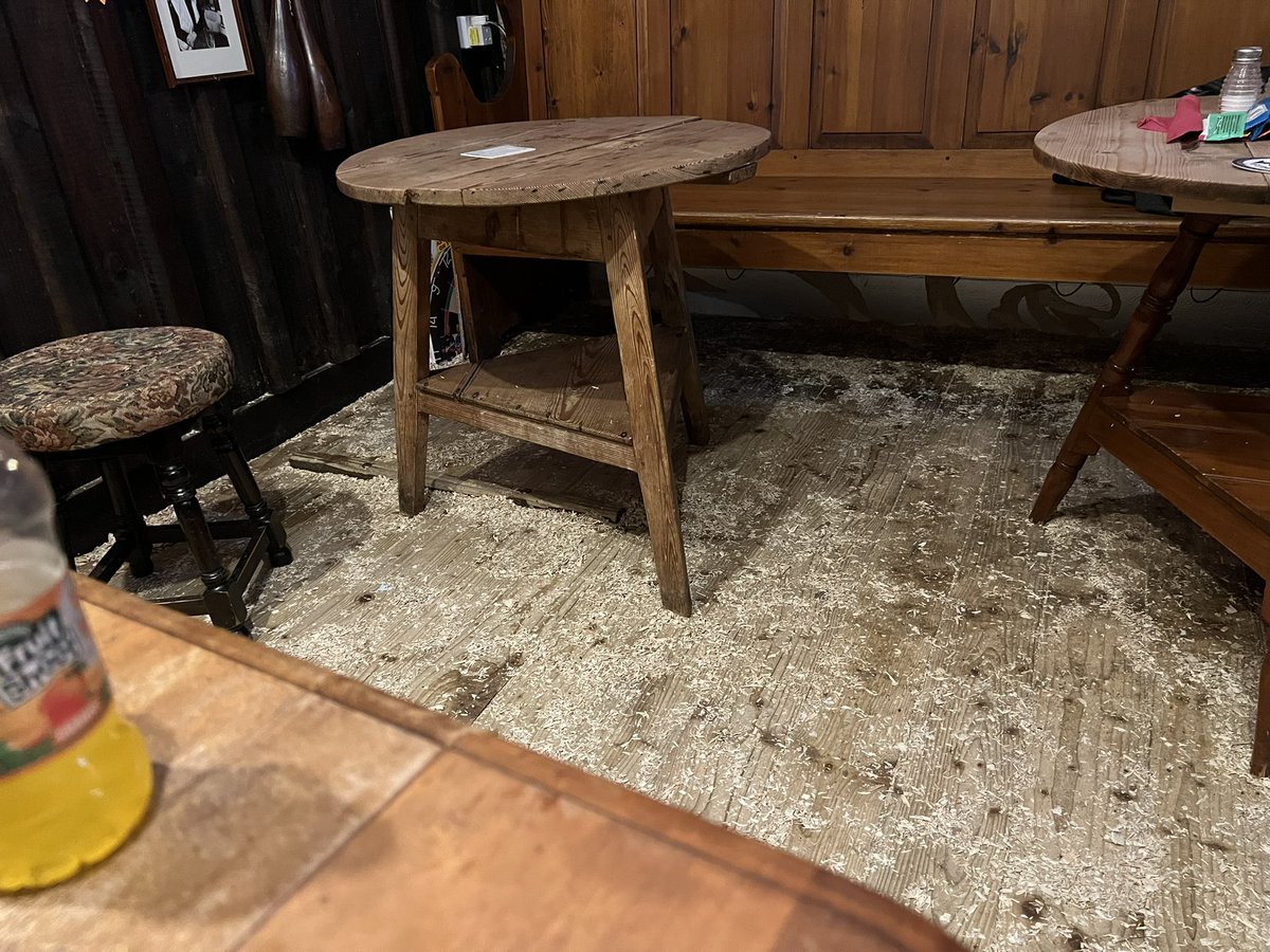 MrsGingerLawyer's tweet photo. #SayHelloToLottie
So named as bought using my #LTOTY prize money. Survived #WaspGate & my home made repairs courtesy of watching YouTube vids.
Havenโt had chance to unpack inside as we dumped & ran for our 1st night #HolidayTradition fish+chip tea at pub with sawdust floor ๐ https://t.co/LSneDamdpV