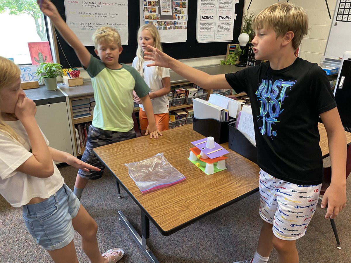 4TatWE's tweet photo. First week of 4th grade fun! #4TatWE #4thgraderocks https://t.co/9YHtFezq5a
