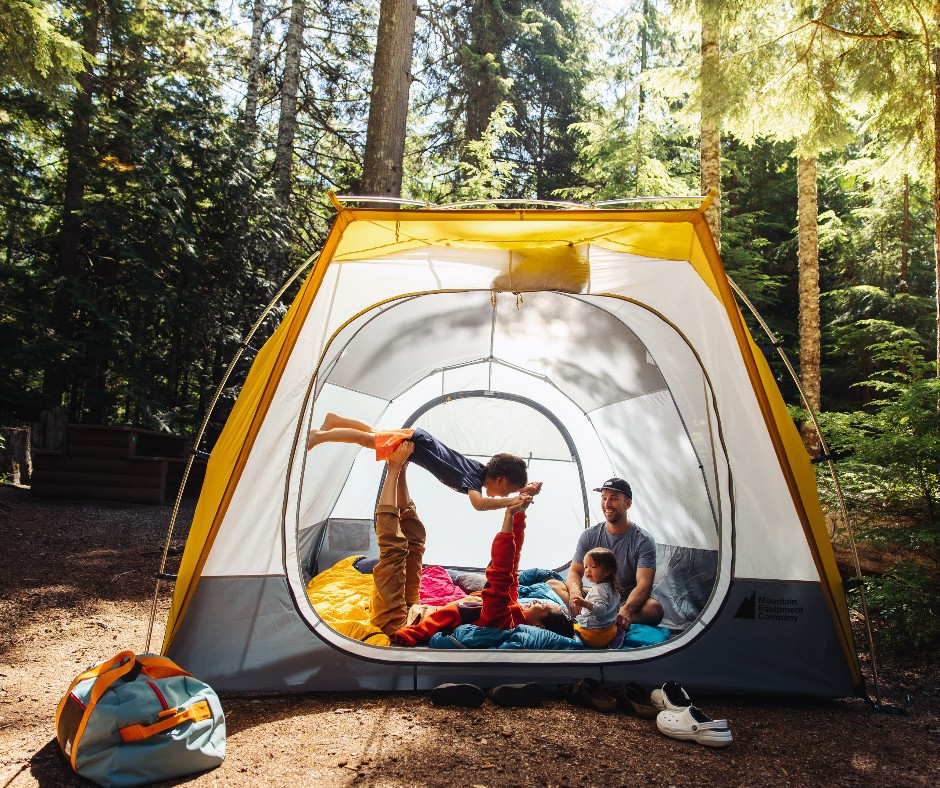 Are you planning to take family time outside this upcoming long weekend? ☀️⛺ Get inspired with our Family Camping Activity Booklet, now available as a free download! Scavenger hunts and more, sent to your inbox when you subscribe to our newsletter: bit.ly/3cuNZln 🔗