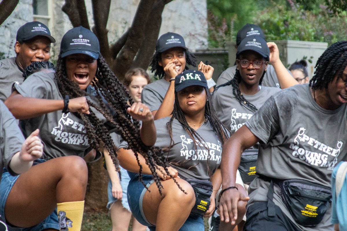OglethorpeUniv's tweet photo. Returning Petrels, meet new Petrels! #OUWelcomeWeekend started with first-year move-in -- courtesy of Petrel Moving Co. -- and a community resource fair. See today's photos: https://t.co/1ZDJDkD5X8 https://t.co/GzOdZAycFh