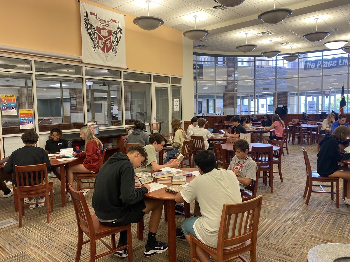 PHarris_rhhs's tweet photo. 26 sections of @RHHSHawks freshmen English visited the library this week, 765 books checked out! #HawksRead https://t.co/VMfdBQHGyC