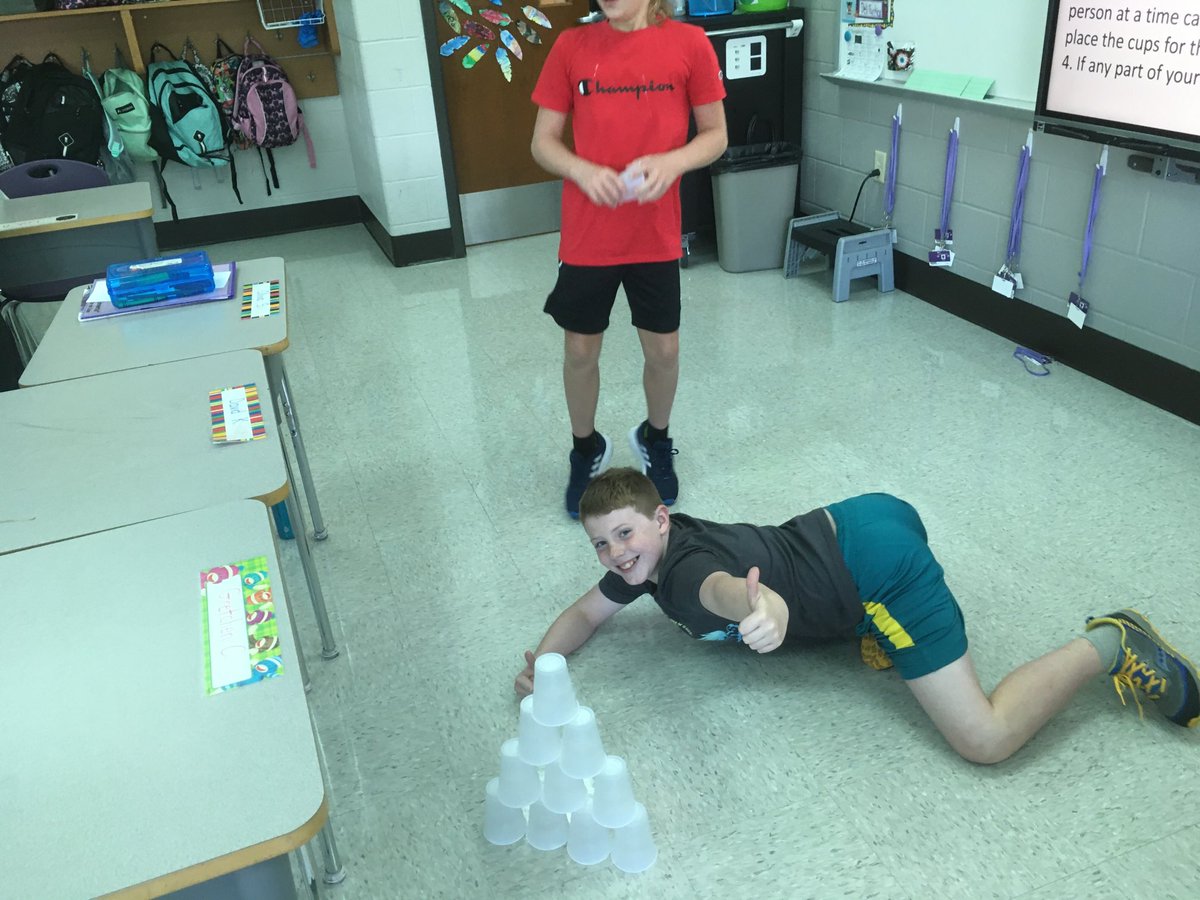 MrsBrown4School's tweet photo. More Math problem solving and collaboration. Reverse pyramid challenge. #BeBraveNotPerfect #BecomeBelongBeNorthern 💜👍🏽💜 https://t.co/b8rEtU1crm